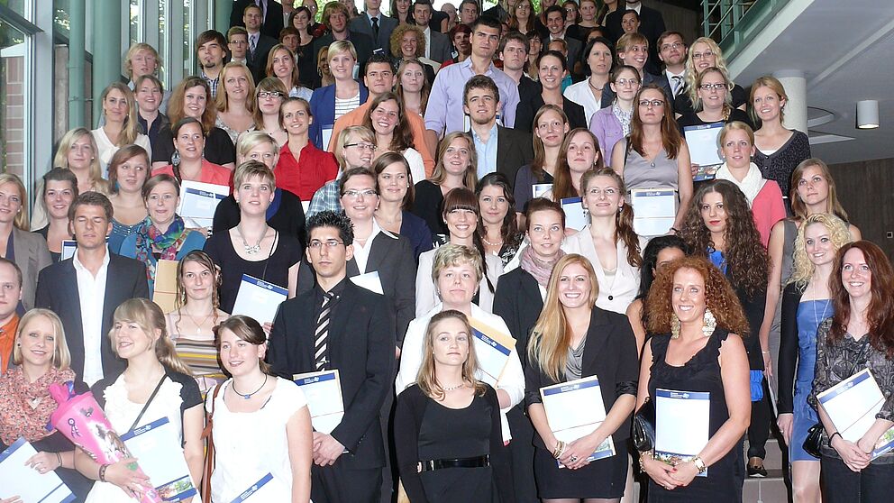 Foto (Maren Büttgen): Absolventinnen und Absolventen des Ersten Staatsexamens Juli 2012