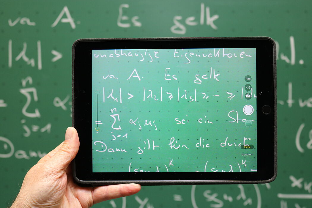 Abbildung: Das 19. Emeriti-Treffen steht im Zeichen der Herausforderung „Digitaler Schulalltag". (Foto: Universität Paderborn, Alexandra Dickhoff)