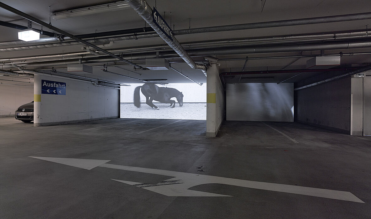 Foto (© Roman Mensing, © Kalle Noltenhans): Breathing is a business like everything else