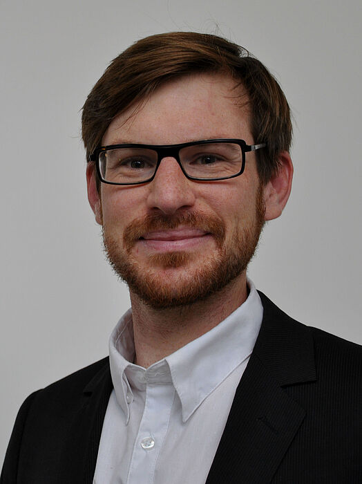 Foto (Universität Paderborn; Franziska Schwabl): Hat seit 1. April die Professur für Wirtschaftspädagogik, Schwerpunkt Hochschuldidaktik und -entwicklung, an der Universität Paderborn inne: Prof. Dr. Tobias Jenert.