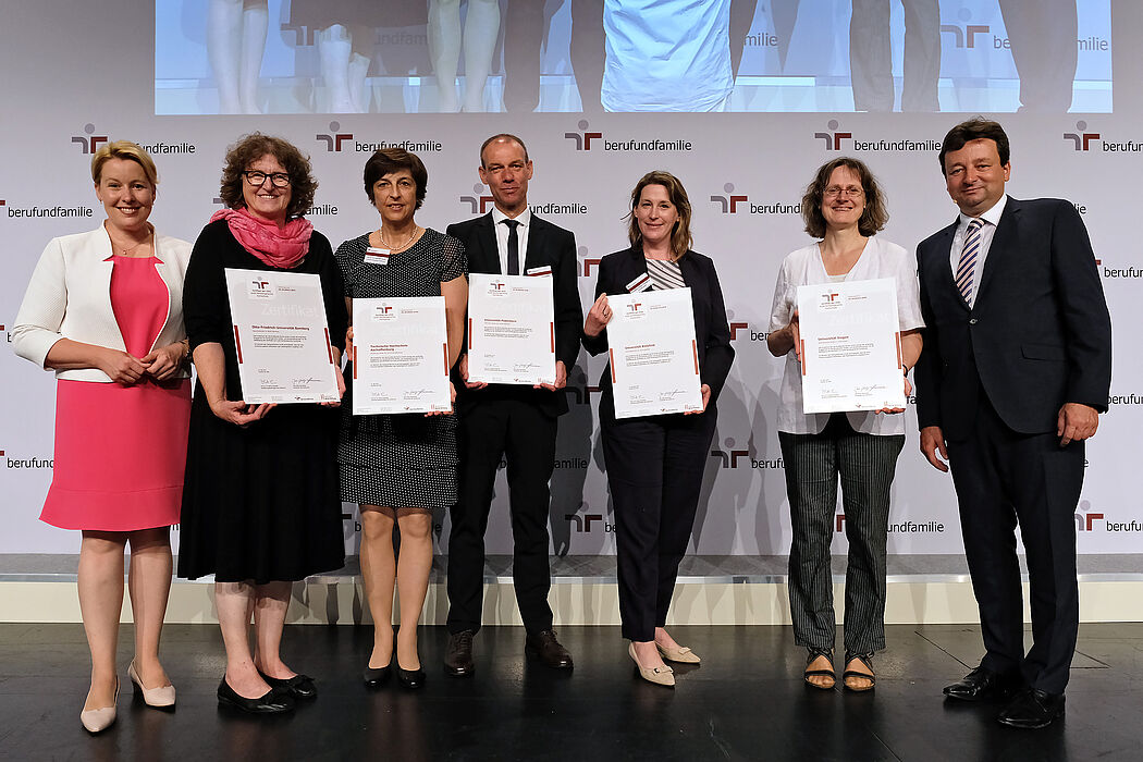 Foto (berufundfamilie, Thomas Ruddies / Christoph Petras): Gruppenbild