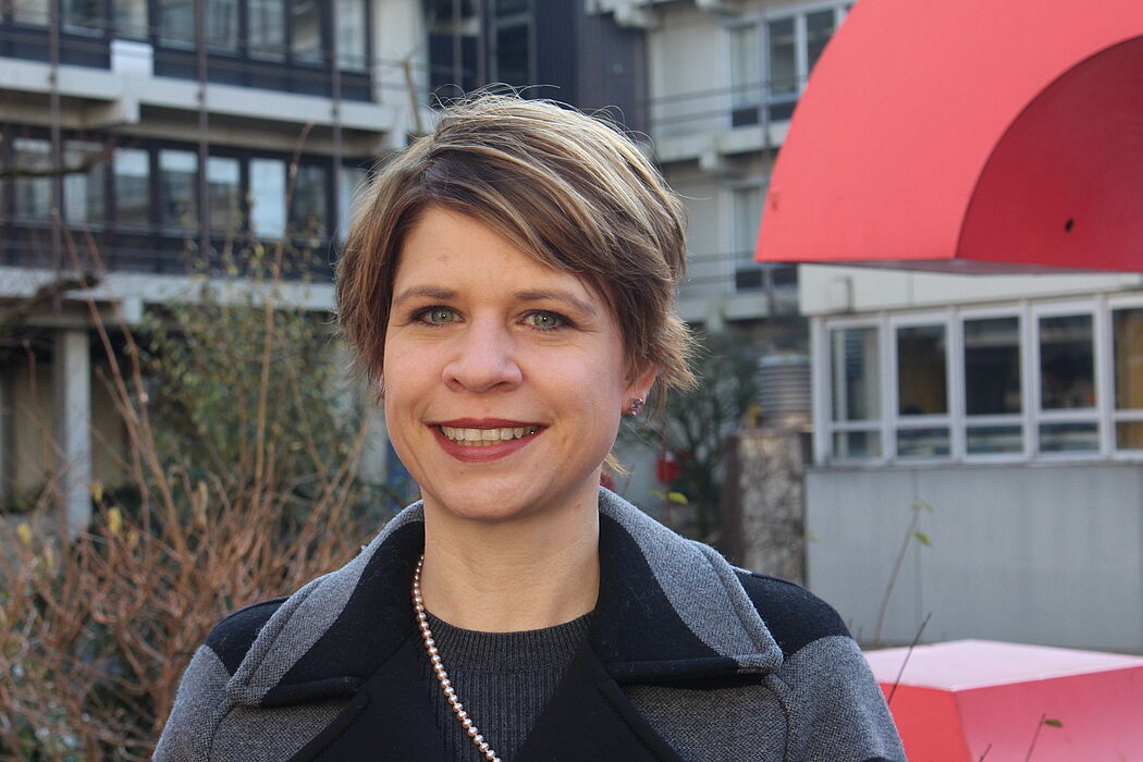 Foto (Universität Paderborn): Prof. Dr. Bettina Kohlrausch von der Universität Paderborn untersucht soziale Abstiegsängste.