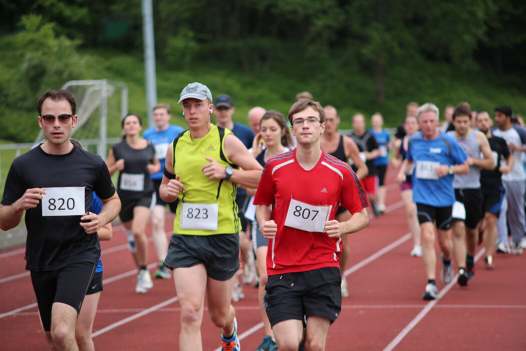 Foto (Universität Paderborn, Patrick Kleibold): Campuslauf an der Universität Paderborn am 12. Juni 2013.