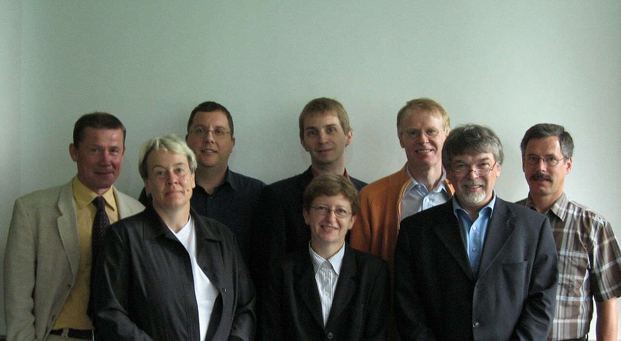 Foto (Dr. Gudrun Schäfer), v. li.: Prof. Thiede, Prof. Mertsching, Prof. Platzner, Prof. Karl, Prof. Hellebrand, Prof. Häb-Umbach, Prof. Hauenschild, Prof. Hilleringmann (es fehlt Prof. Böcker).