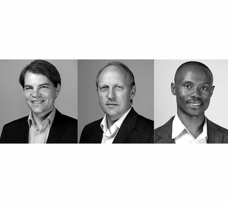 Foto (Universität Paderborn): Belegten den ersten Platz: (v. l.) Tobias Meyer, Prof. Dr.-Ing. Walter Sextro und James Kuria Kimotho vom Lehrstuhl für Mechatronik und Dynamik.