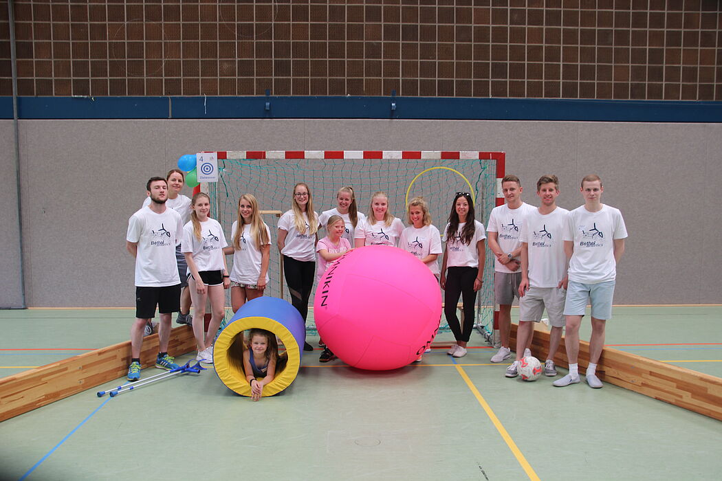 Foto (Universität Paderborn):  Studierende der Uni Paderborn (Gruppe 2)