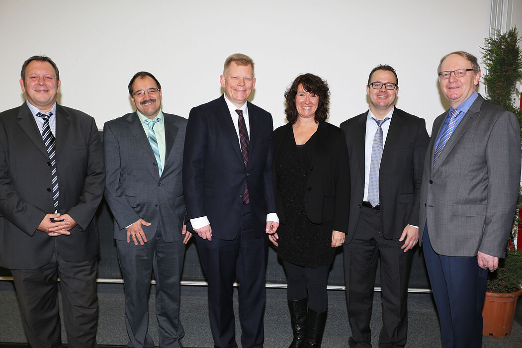 Foto (Dr. Reinhard Schwarz): v. l.: Prof.  Dr. André Uhde, Prof. Dr. H.-Hugo Kremer, thyssenkrupp-CFO Guido Kerkhoff, Prof. Dr. Caren Sureth-Sloane, Prof. Dr. Sönke Sievers (alle Universität Paderborn) und Georg Giersberg (FAZ).