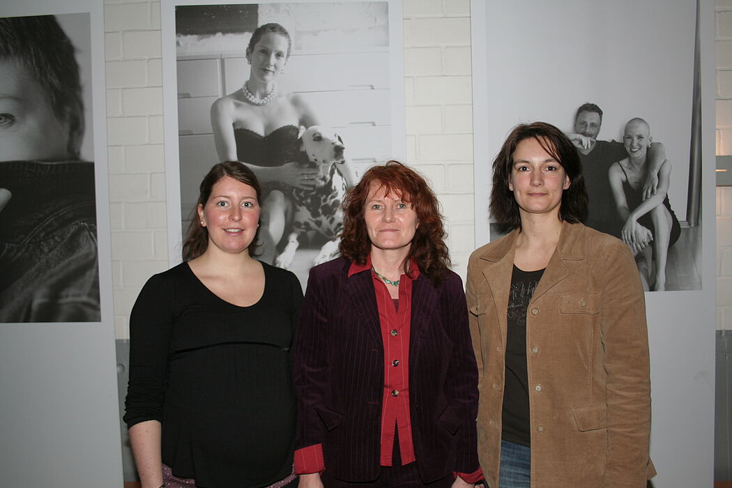 Foto (Heiko Appelbaum): Die Organisatorinnen der Frauengesundheitstage: Stefanie Leinfellner, Irmgard Pilgrim, Gleichstellungsbeauftragte der Universität, und Sandra Bischof vom Arbeitskreis „Gesunde Hochschule“ (v. li.)