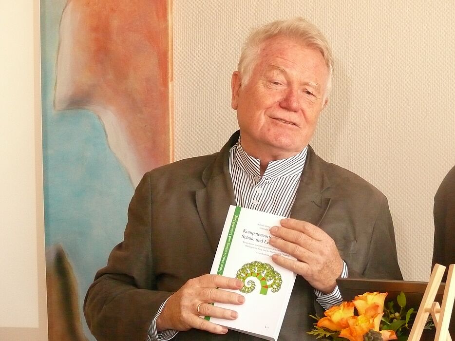 Foto (Universität Paderborn, Antje Tarampouskas): Prof. em. Dr. Hans-Dieter Rinkens