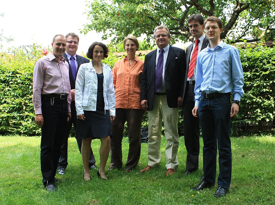 Foto (Universität Paderborn, Ulrike Kropf): Dr. Peter Karl Becker (CeRiMa), Michael Gubitz, Haike Krauß (beide DGS), Prof. Dr. Bettina Schiller (CeRiMa), Manfred Gubitz, Dr. Uwe Baer (beide DGS), Christian Brockschnieder (CeRiMa)