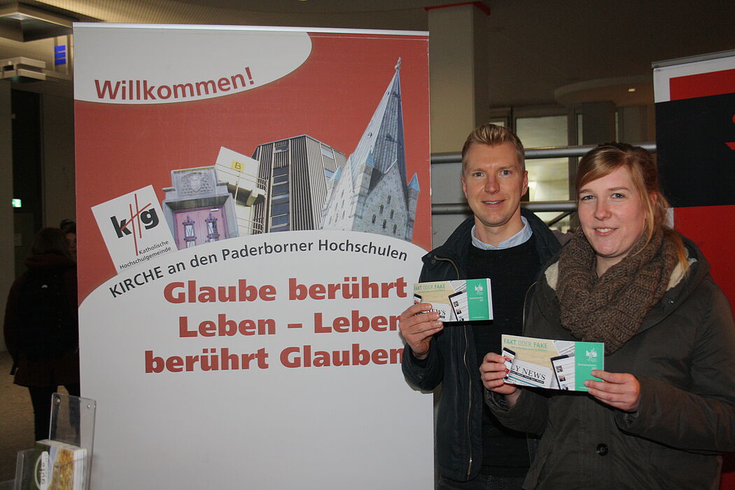 Foto: Studierendenpfarrer Nils Petrat und Gemeindeassistentin Simone Kornalewski bieten mit dem engagierten Team der KHG wieder zahlreiche Aktionen und Veranstaltungen für junge Leute an. Besonders freuen sie sich auf die vielen Begegnungen und spannende