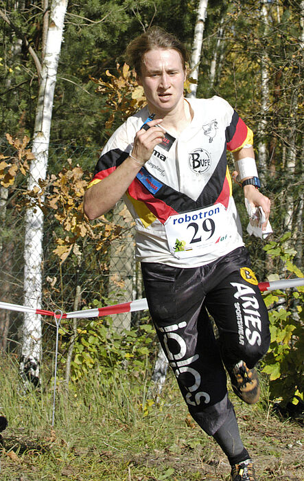 Foto: Die Paderborner Sportstudentin Karin Schmalfeld ist zurück in der Weltspitze. Die Orientierungsläuferin erreichte den 12. und 13. Platz bei den Weltmeisterschaften im ungarischen Miskolc.