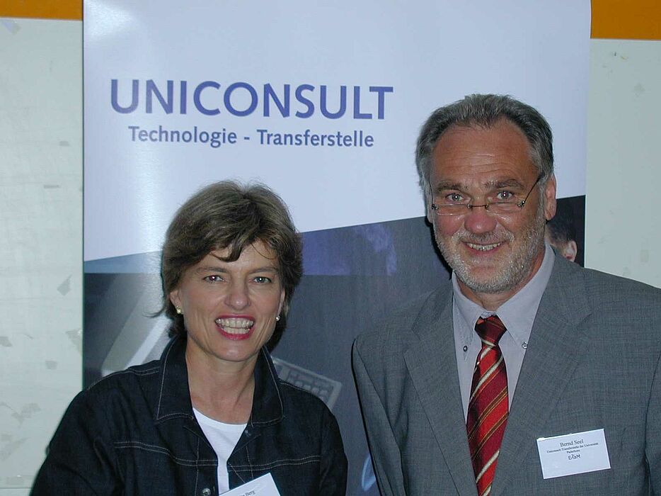 Foto: MdB Ute Berg führte Gespräche mit Bernd Seel, Leiter der Technologie-Transferstelle Uniconsult der Universität Paderborn, über die Verstärkung der Zusammenarbeit zwischen Hochschule und Unternehmen.