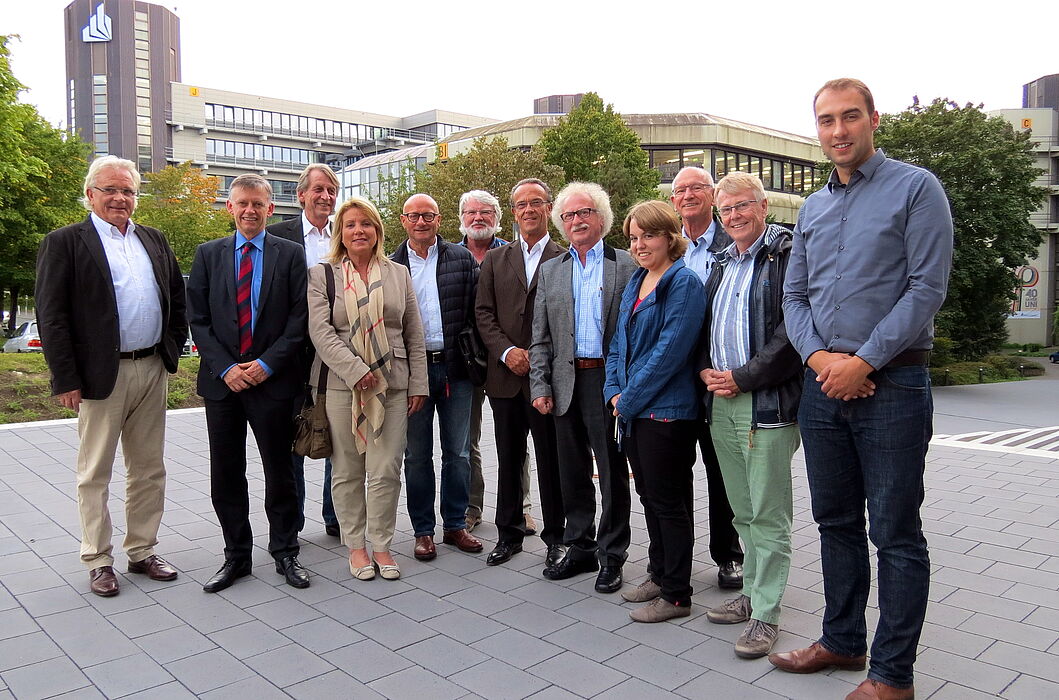 Foto (frei zum Abdruck mit Verweis: Universität Paderborn): Erstes Treffen der "Alten Profis, von links: