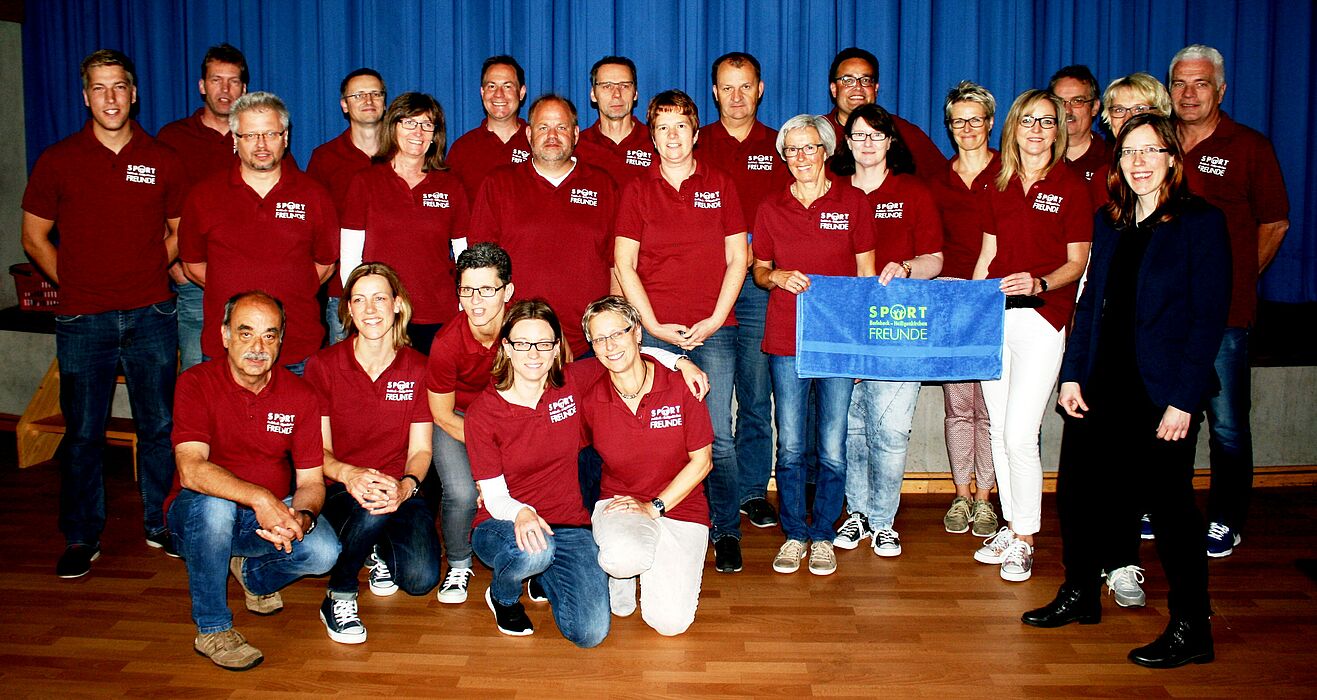 Foto (Hans-Werner Dröge): hintere Reihe (v. l. n. r.): Niklas Laskowski, Klaus Dalbkermeyer, Peter Strunkmann, Michael Hansmeier, Klaus Püschner, Dirk Hollmann, Carsten Lemm, Silke Strunkmann, Detlef Schröder, Hans-Joachim Seehrich; mittlere Reihe (v. 