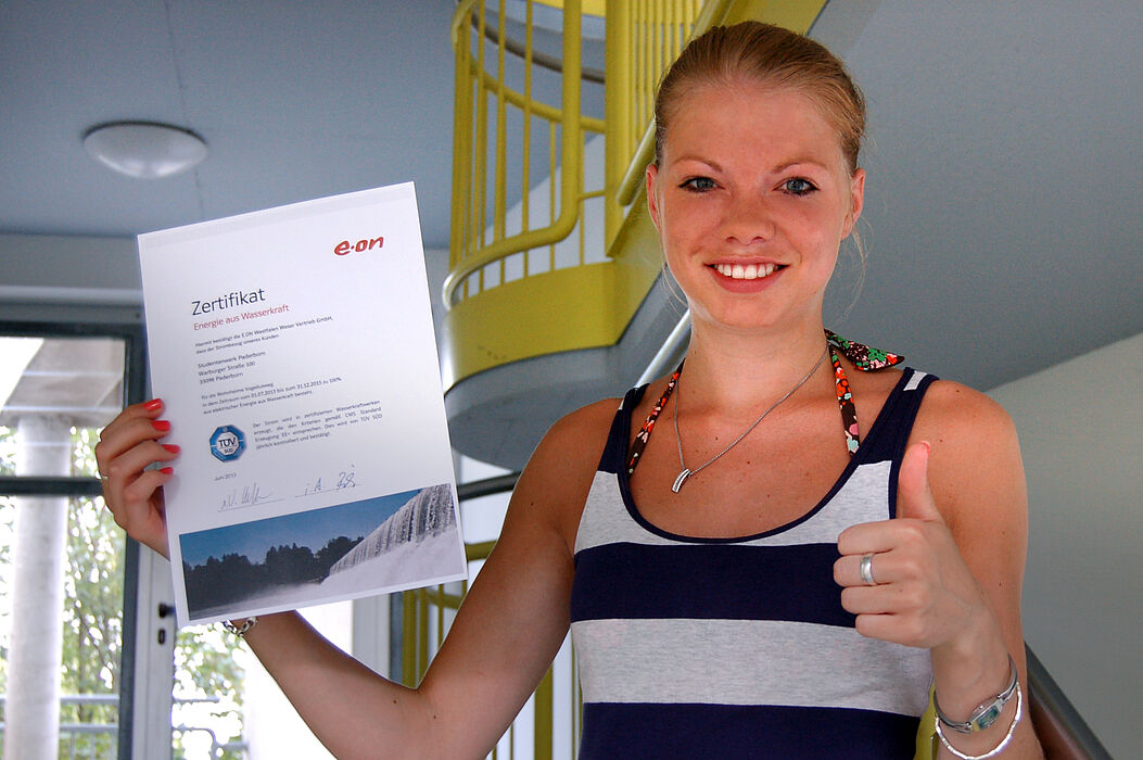 Foto: Bewohnerin Anna Becker in der Wohnanlage Vogeliusweg des Studentenwerks Paderborn