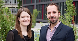 Foto (Universität Paderborn): Nadja Maraun und Daniel Kaimann freuen sich über die anstehende Kooperation mit der Wharton Business School.