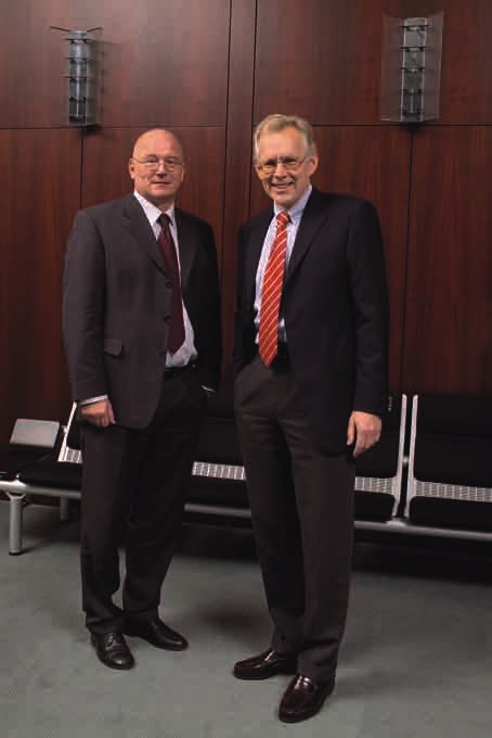 Foto (v. li.): Prof. Dr. Wilhelm Dangelmaier und Prof. Dr. Jürgen Gausemeier