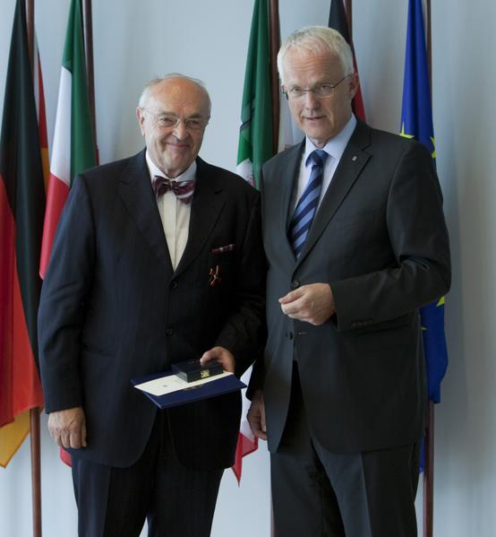 Foto: Prof. Dr.-Ing. Manfred Pahl und Ministerpräsident Jürgen Rüttgers