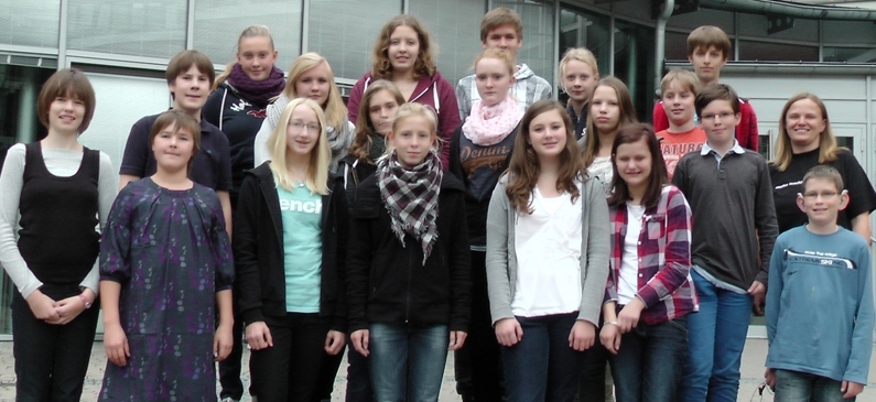 Foto (Universität Paderborn, Institut für Mathematik): Die teilnehmenden Schülerinnen und Schüler lernten bei der Regionalakademie OWL das Suchen und Anwenden optimaler Lösungen; rechts Prof. Dr. Andrea Walther.