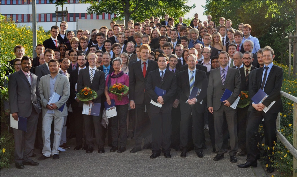 Foto (Universität Paderborn, Mark Heinemann): Die Absolventenfeier 2011 der Fakultät für Elektrotechnik, Informatik und Mathematik