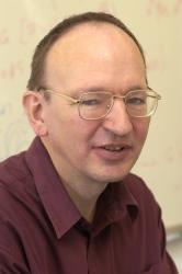 Foto (Max-Planck-Institut Bonn): Prof. Dr. Gerd Faltings, Direktor des Max-Planck-Instituts für Mathematik in Bonn, ist der erste Vortragende der neuen Veranstaltungsreihe "Weierstraß-Vorlesung in Paderborn".