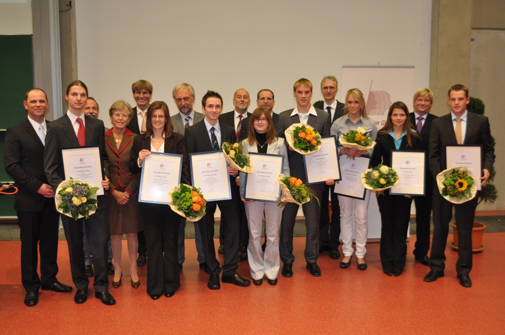 Foto (Universität Paderborn, Mark Heinemann): Die Träger der Peter Gläsel-Preise 2010 wollen die Auszeichnung für einen Auslandsaufenthalt nutzen.