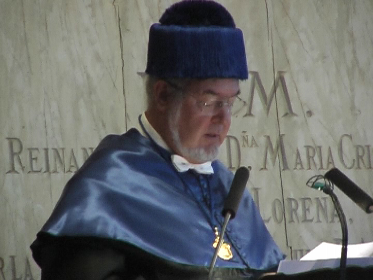 Foto: Prof. Dr. Johann-Martin Spaeth, Emeritus der Universität Paderborn, wurde bei einem Festakt an der Universität Zaragoza die Ehrendoktorwürde verliehen.